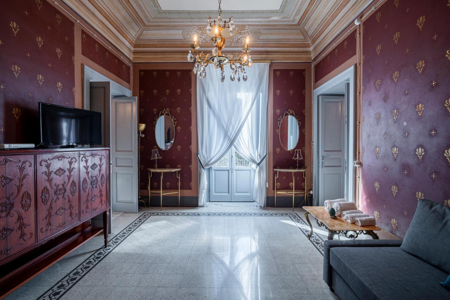 360Me Palace Messina Dış mekan fotoğraf
